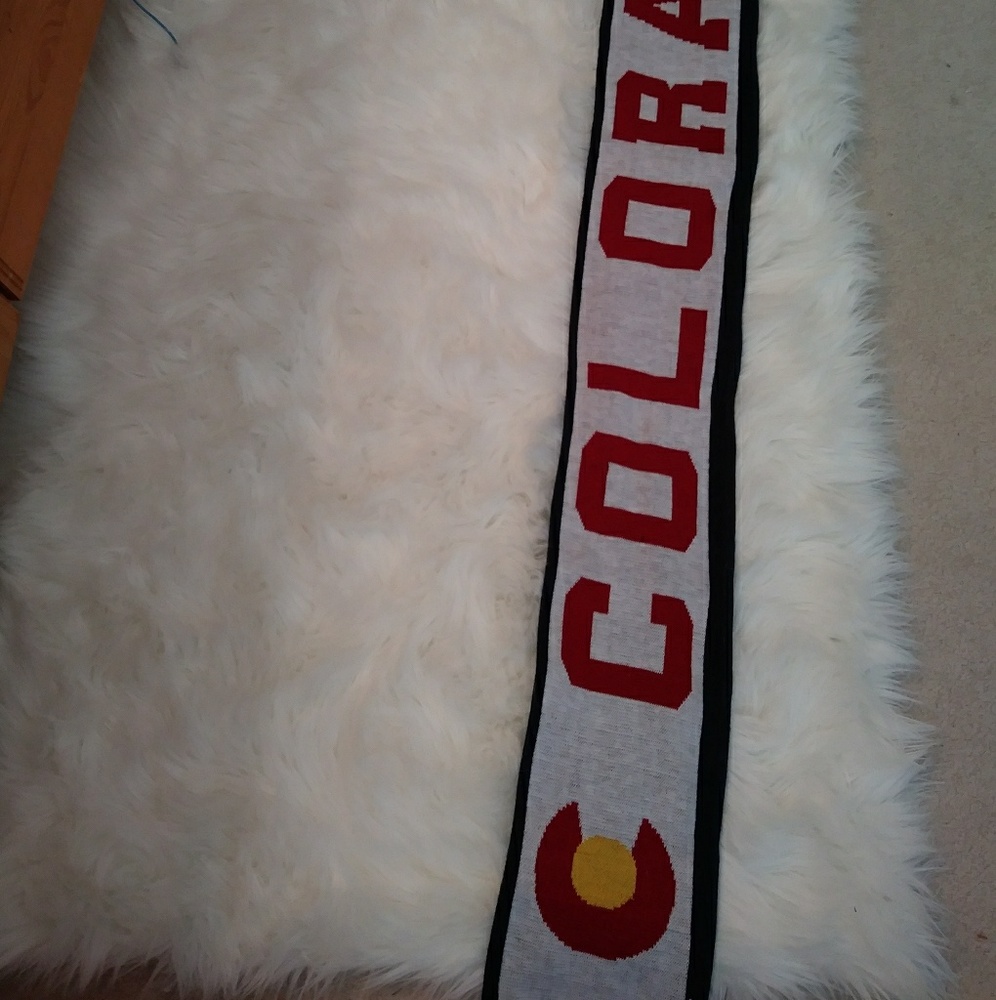 Colorado Scarf - Picture 2 of 2
